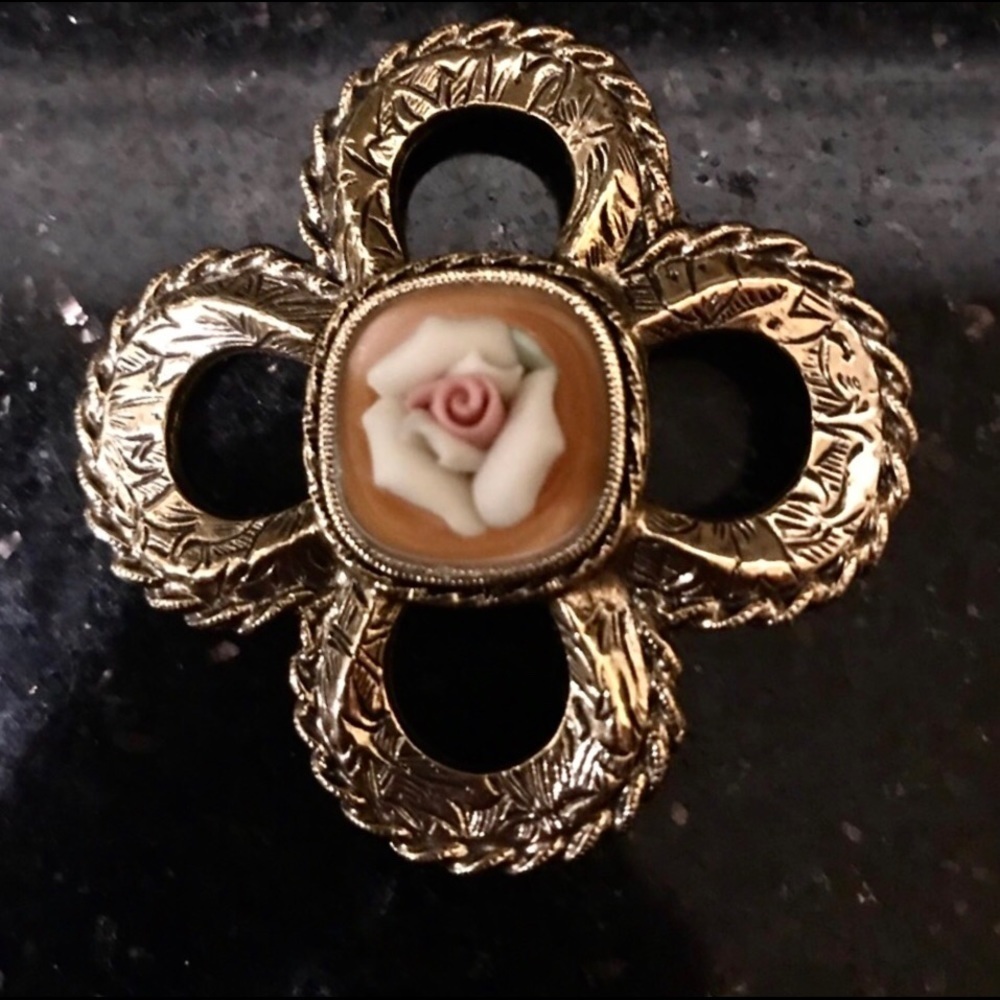 Vintage 1960’s brooch porcelain rose & filagree